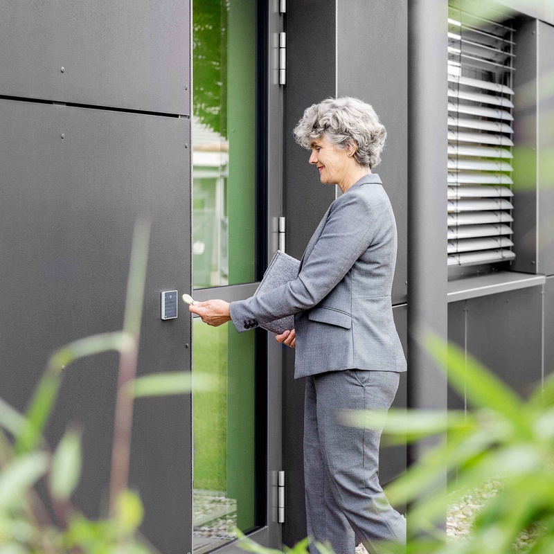 Q1 Zutrittskontrolle mit INTUS-Leser 620 von PCS Q1 Zutrittskontrolle mit INTUS-Leser 620 von PCS